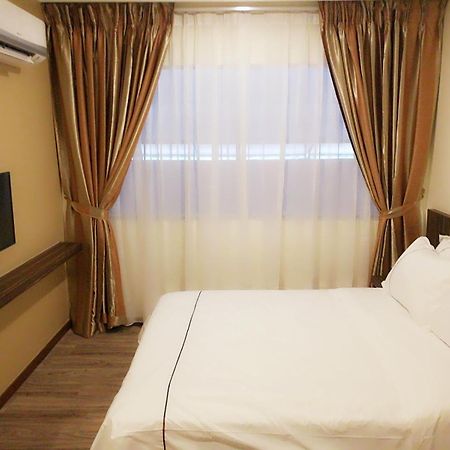 แองโซกาโฮเต็ลเทลัคอินแทน Hotel เตลุคอินทัน ภายนอก รูปภาพ