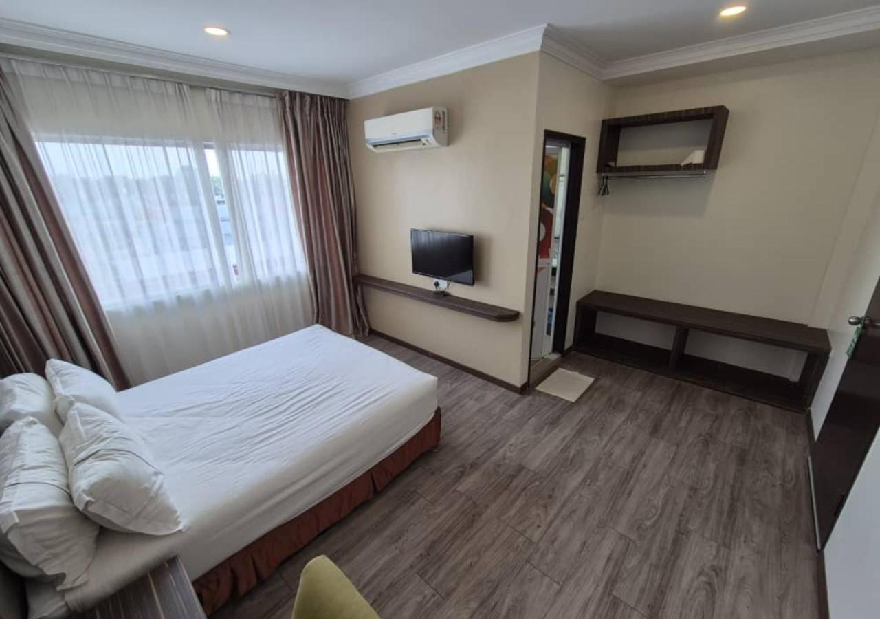แองโซกาโฮเต็ลเทลัคอินแทน Hotel เตลุคอินทัน ภายนอก รูปภาพ