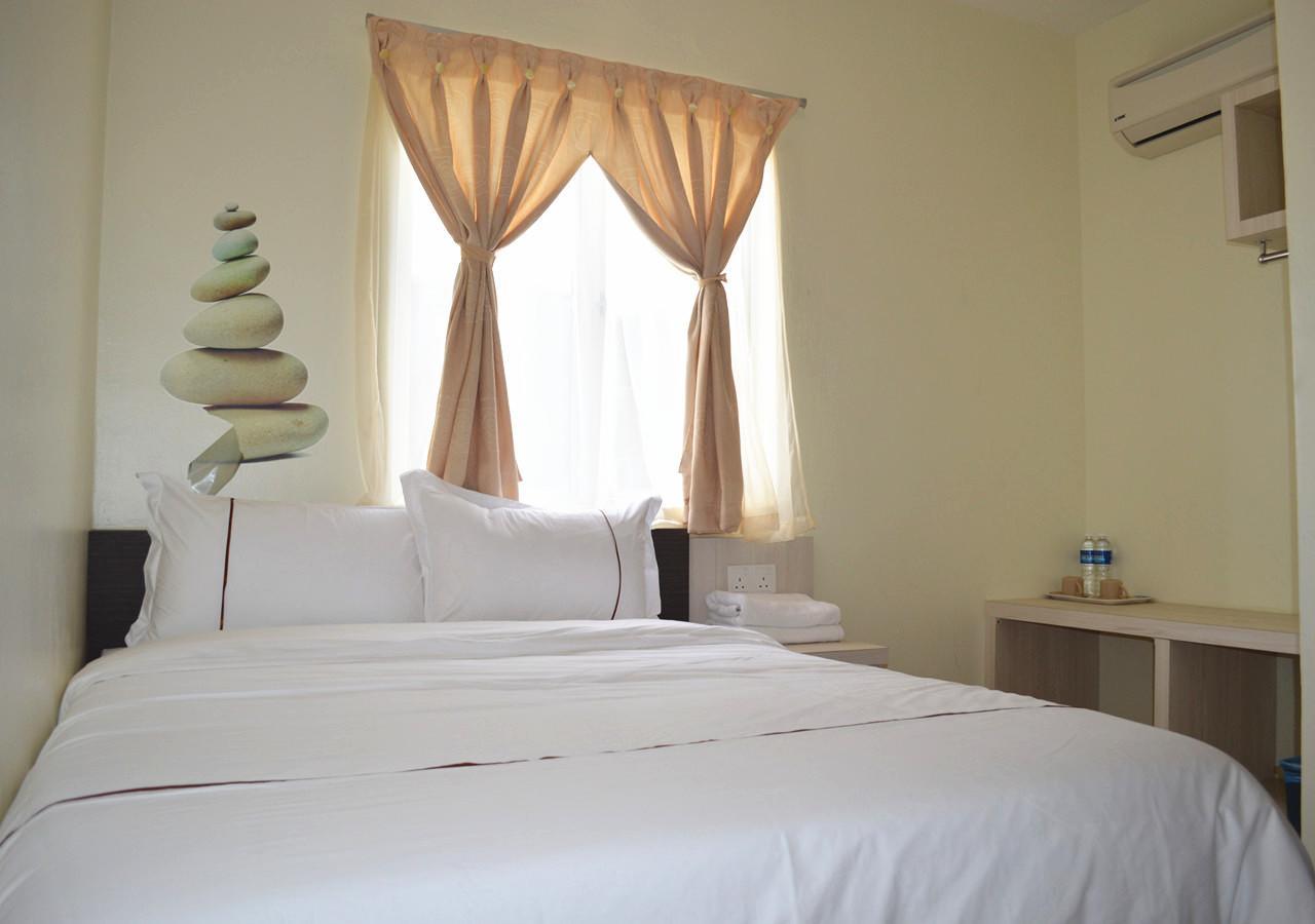 แองโซกาโฮเต็ลเทลัคอินแทน Hotel เตลุคอินทัน ภายนอก รูปภาพ