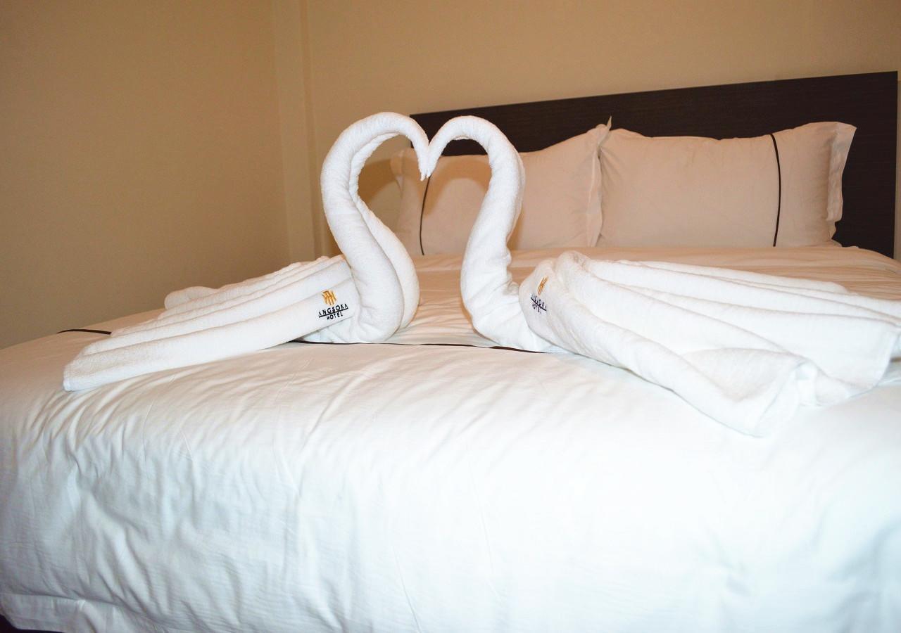 แองโซกาโฮเต็ลเทลัคอินแทน Hotel เตลุคอินทัน ภายนอก รูปภาพ